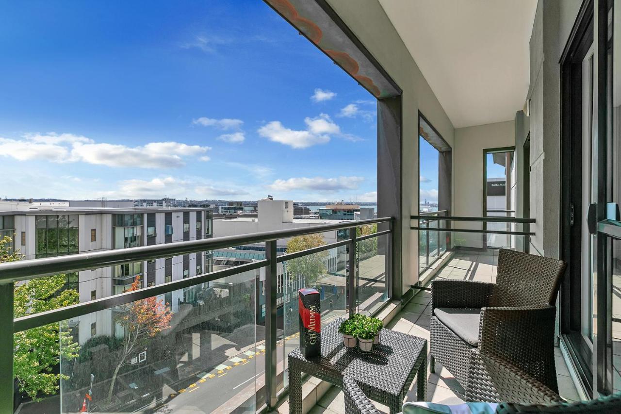 Your Family Getaway - Rooftop Spa & Pool! Auckland Exterior photo